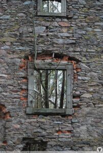 Dwor_soltysow_w_Niemojowie_ruina_Niemojow_3414614